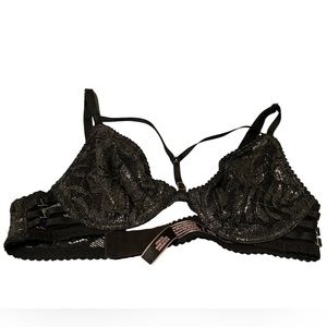 Victoria’s Secret black unlined bra. 32A